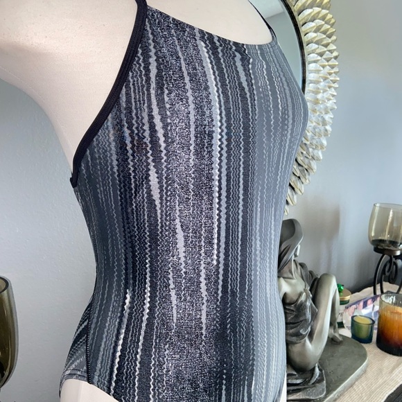 Speedo women’s swimsuit - Picture 5 of 10